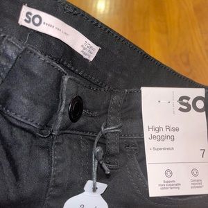 NWT ‘SO good for life’ size 7 black high rise jeggings !!!


Bought at kohls